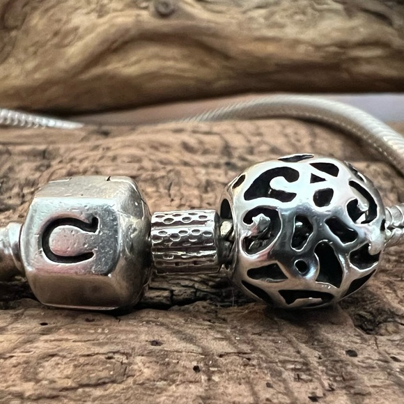 NWT Authentic Chamilia- Hollow Filigree Charm Filigree Ball Bead in 925 Silver - Picture 1 of 4